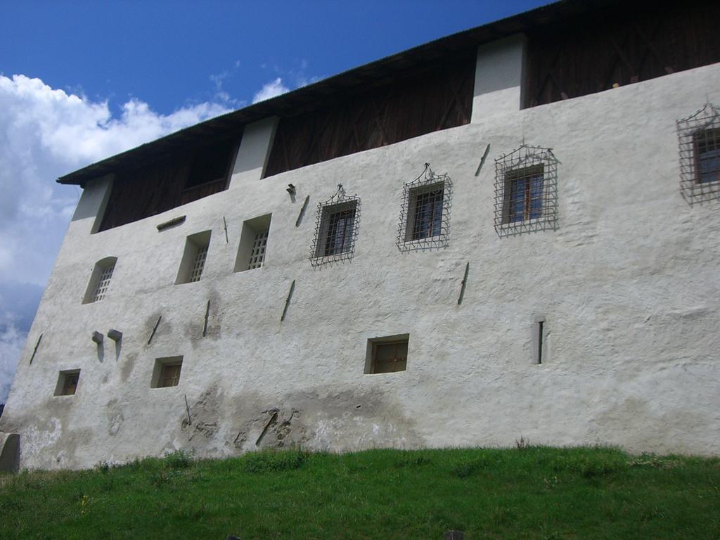 Villa Schloss Gravetsch à Villandro Extérieur photo